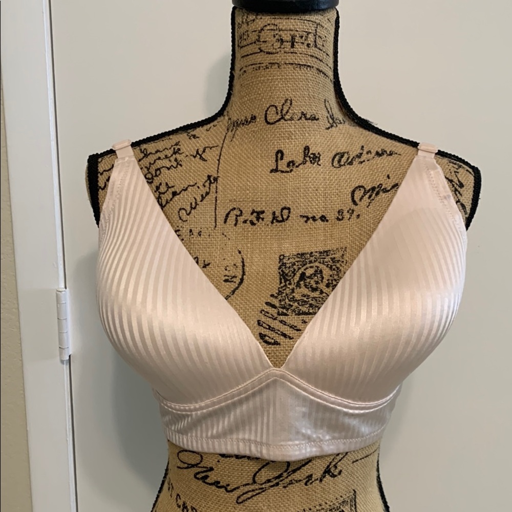 Adrenaline Vittadini Bra Size 38D Pink Padded Wireless Adjustable Clasp Back